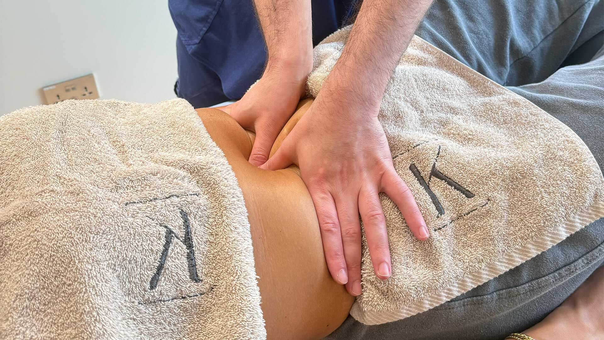 Visceral mobilisation treatment at KINETIKA clinic